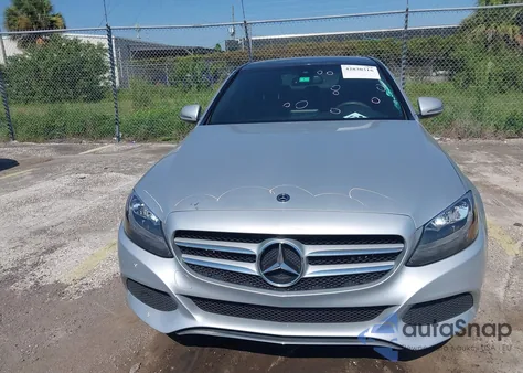 2018 Mercedes-Benz C 300 из США, поврежденный, VIN 55SWF4JB5JU259262